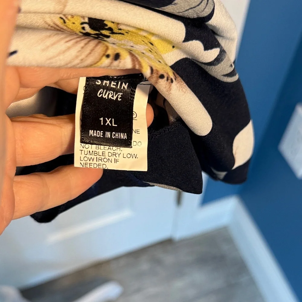 SHEIN Dark Blue Floral Ruffle Top - Picture 3 of 7